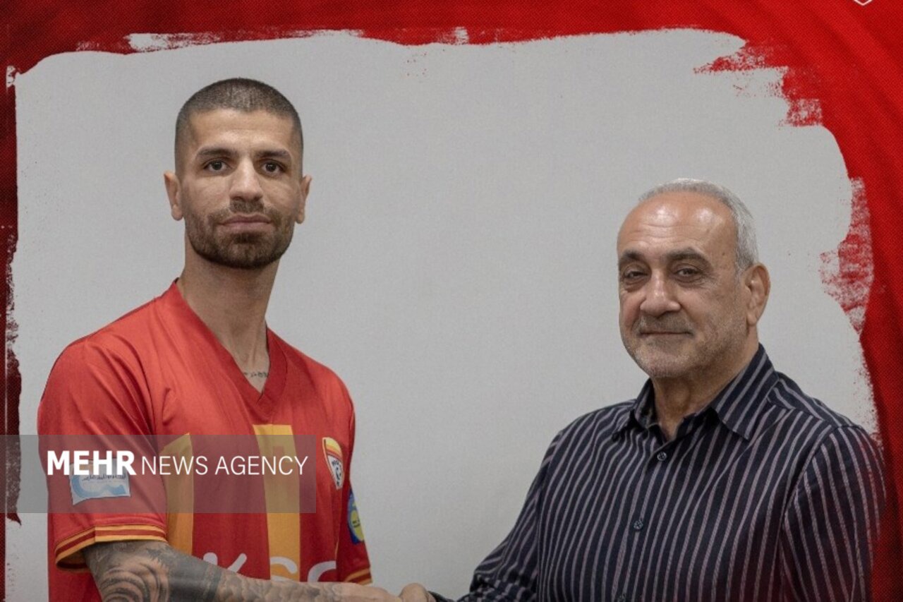 بازیکن پرسپولیس به فولاد خوزستان پیوست