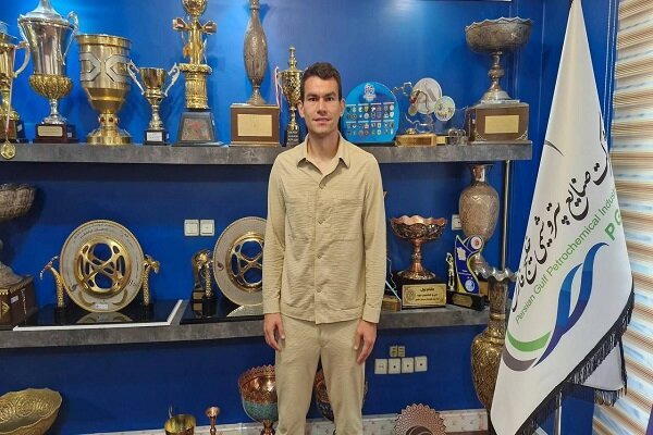 مدافع خارجی استقلال مطالباتش را دریافت کرد