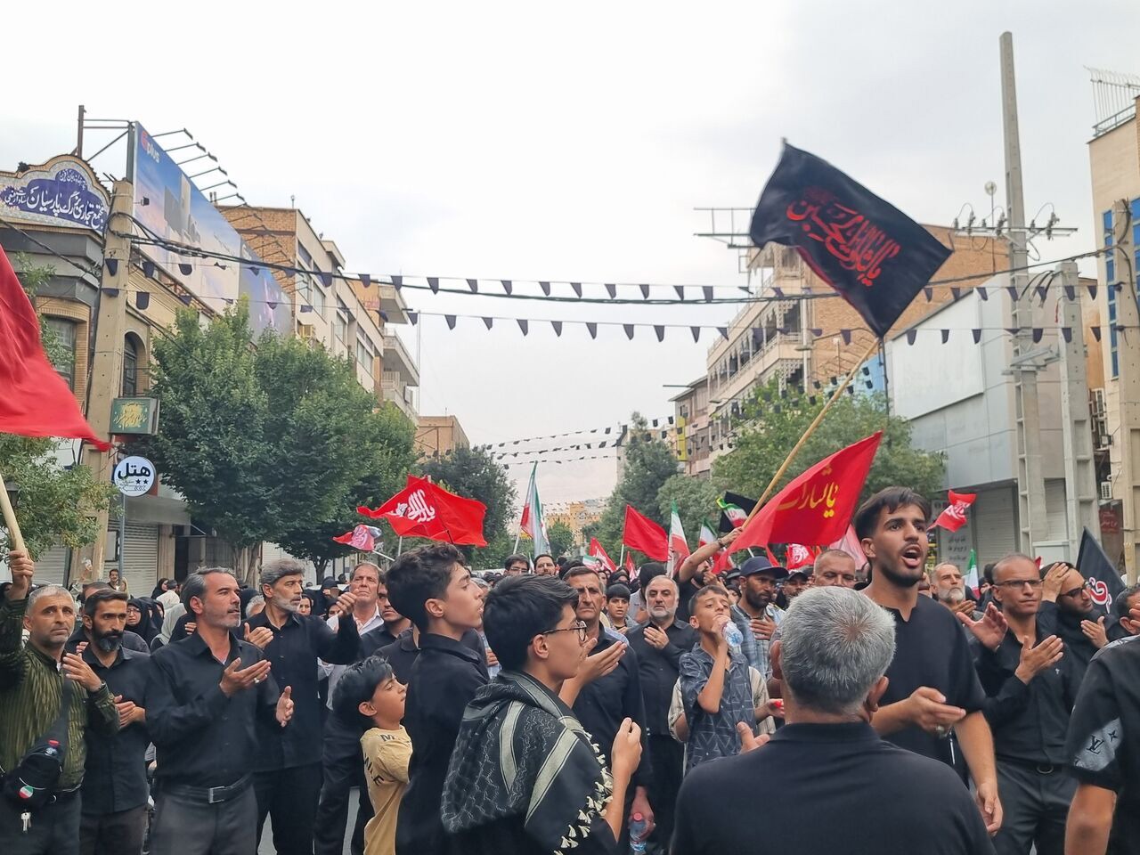 شیراز در سوگ امام رئوف