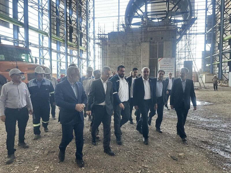 وزیر کار: کارگران ساختمانی مشمول قانون مشاغل سخت و زیان‌آور قرار می‌گیرند