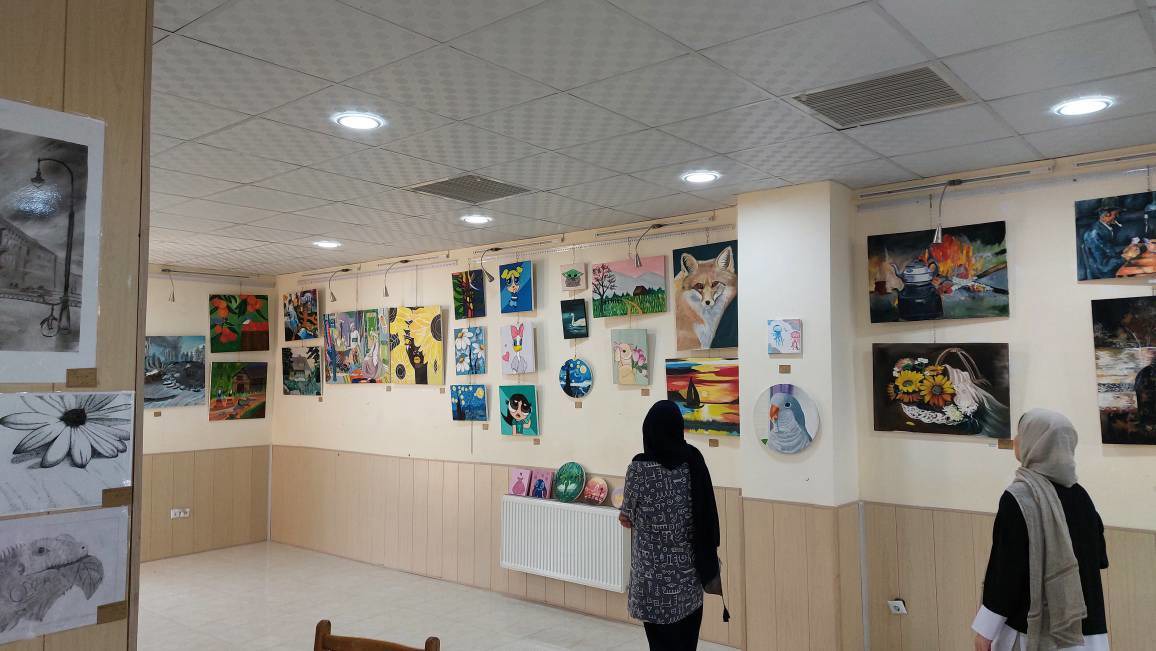 نمایش بیش از ۲۰۰ اثر از هنرمندان در نمایشگاه نقاشی شهرستان آباده