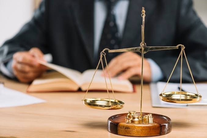 بررسی شرایط عمومی ۶۰۰ داوطلب آزمون وکالت در شیراز