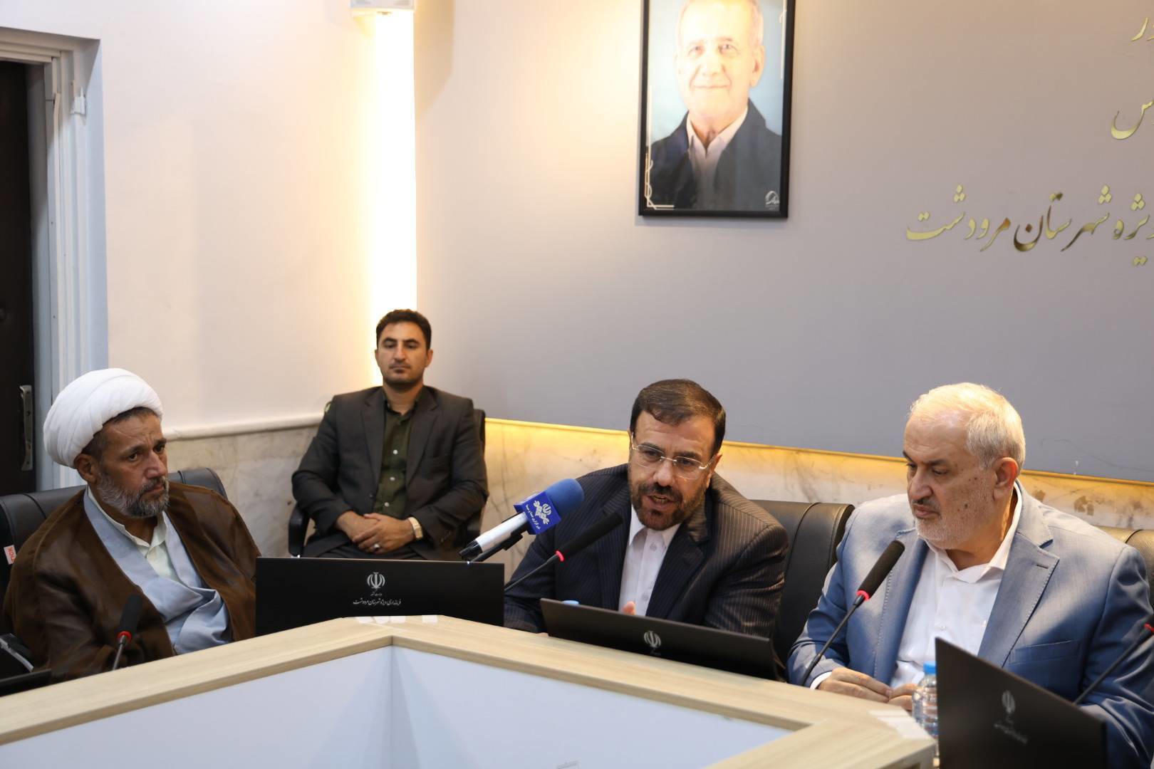 سفر وزیر نیرو به فارس؛ از بهره‌برداری از طرح های آبرسانی تا افتتاح پست‌های برق