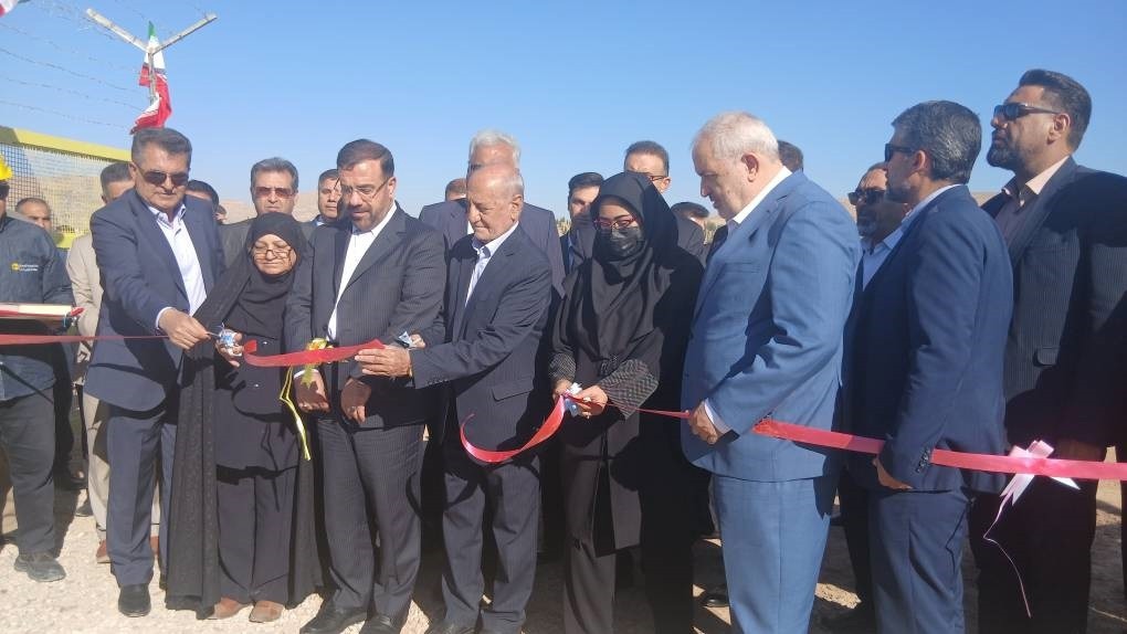 بهره برداری از پست موقت ۶۶ کیلوولتی گویم استان فارس؛ با حضور وزیر نیرو