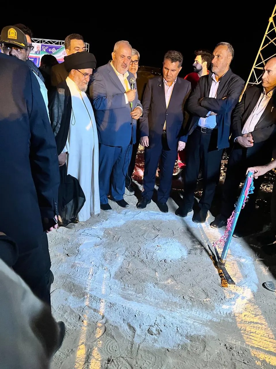 آغاز ساخت پست تادوان شهرستان خفر با حضور وزیر نیرو
