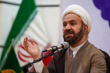 خطیب جمعه شیراز : ایستادگی ملت ایران ؛ الگوی آزادی‌خواهان جهان در مقابله با ابرقدرت ها