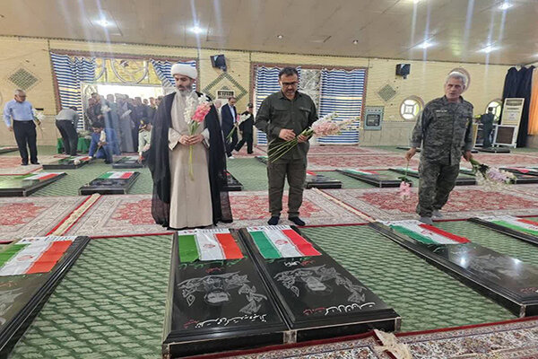 تجدید میثاق مسئولان لامرد با آرمان‌های شهدا در آغاز هفته دفاع مقدس