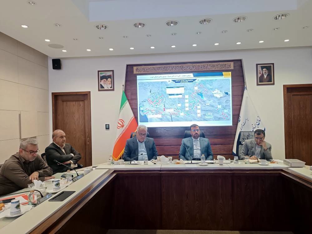 استاندار فارس: تکمیل قطعات راه‌آهن شیراز- گل‌گهر نیازمند مشارکت سرمایه‌گذاران است