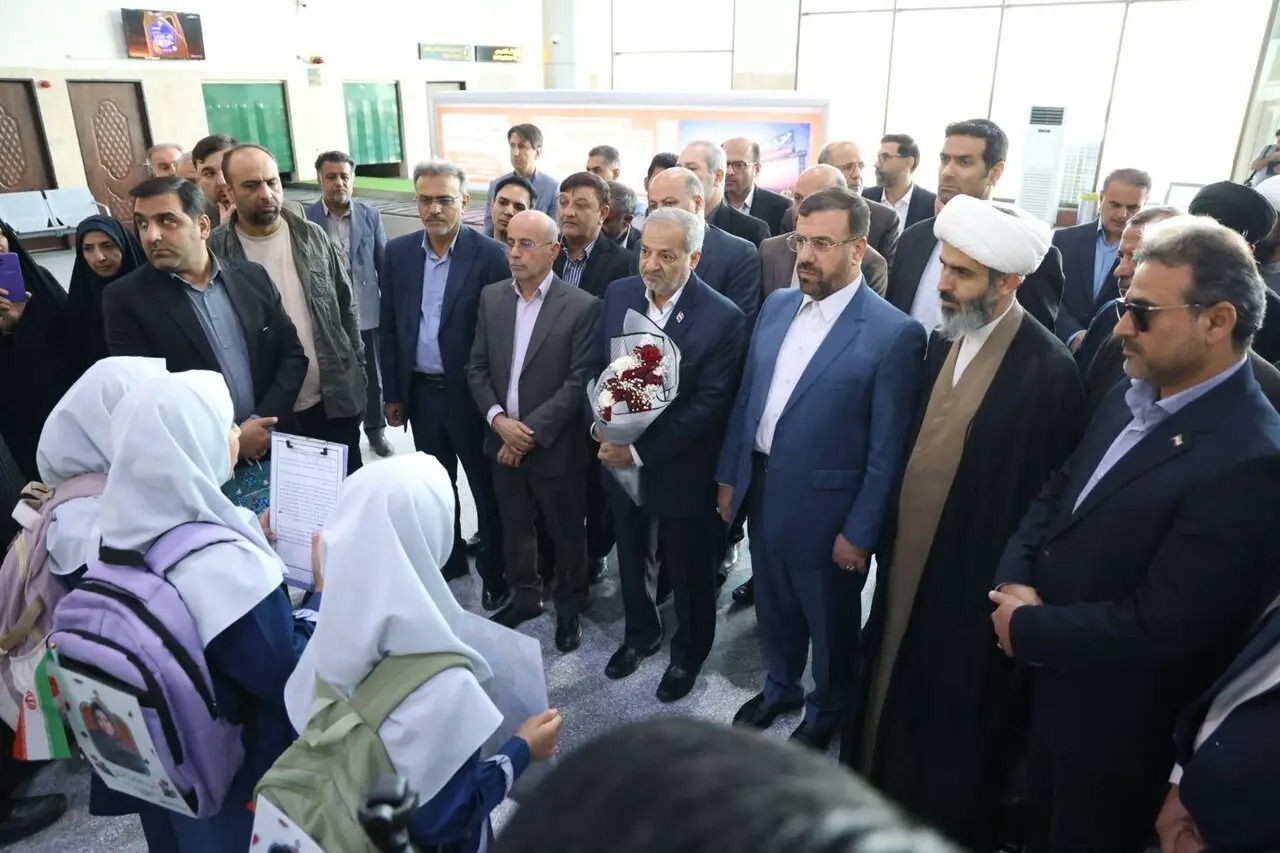سفر وزیر آموزش و پرورش و استاندار فارس به شهرستان لامرد
