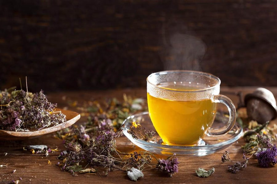 ترکیب چای کوهی، مرزن جوش و آویشن یک دمنوش مفید برای پاییز