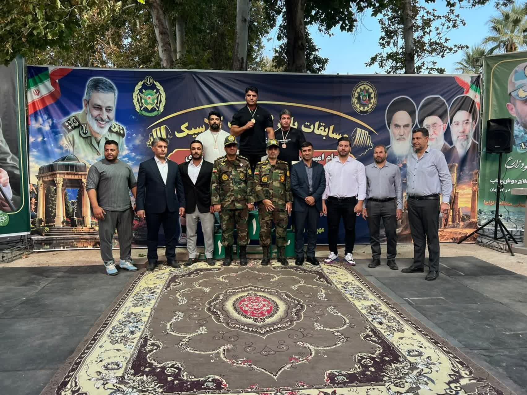 تیم منطقه ۲ نزاجا قهرمان مسابقات پاورلیفتینگ ارتش در شیراز