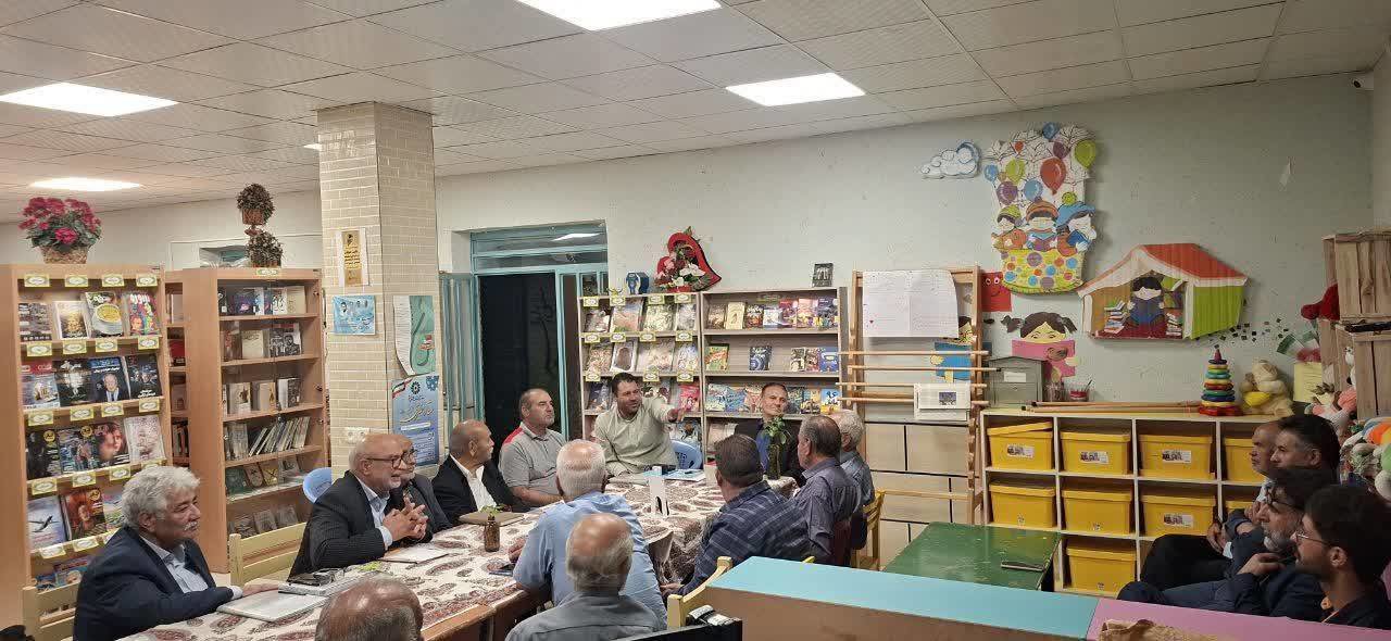 برگزاری نشست ادبی شعر در شهر ایزدخواست شهرستان آباده