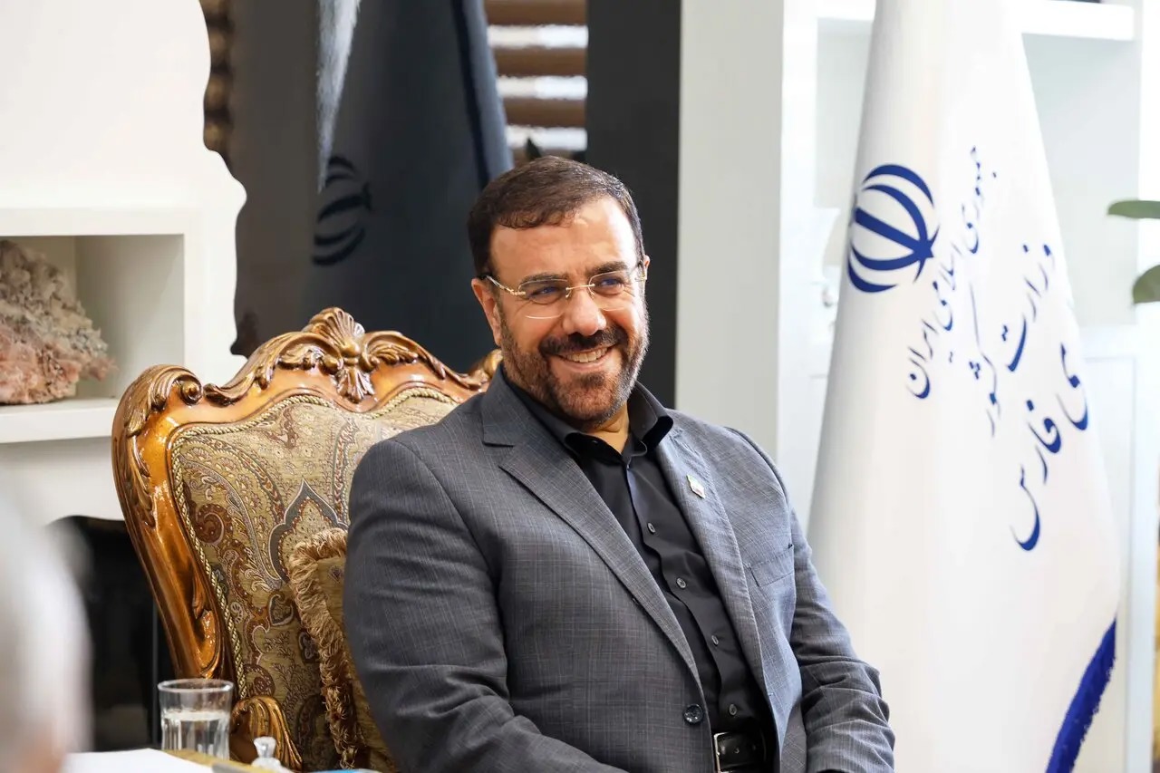 پیام تبریک استاندار فارس به وزیر دفاع و پشتیبانی نیروهای مسلح